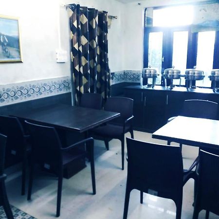 Hotel Holiday Dalhousie - Near Ghandhi Chowk Mall Road Zewnętrze zdjęcie