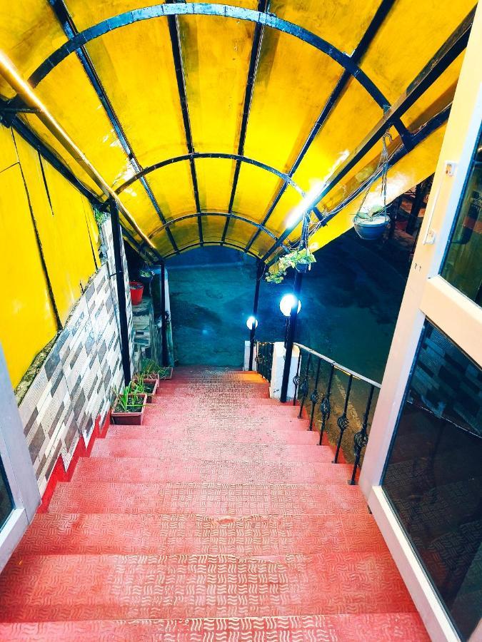 Hotel Holiday Dalhousie - Near Ghandhi Chowk Mall Road Zewnętrze zdjęcie