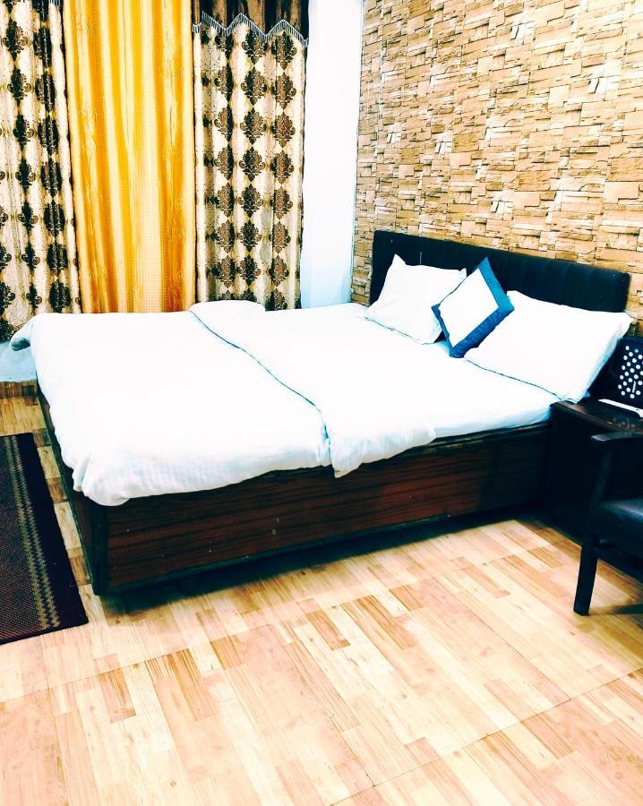 Hotel Holiday Dalhousie - Near Ghandhi Chowk Mall Road Zewnętrze zdjęcie