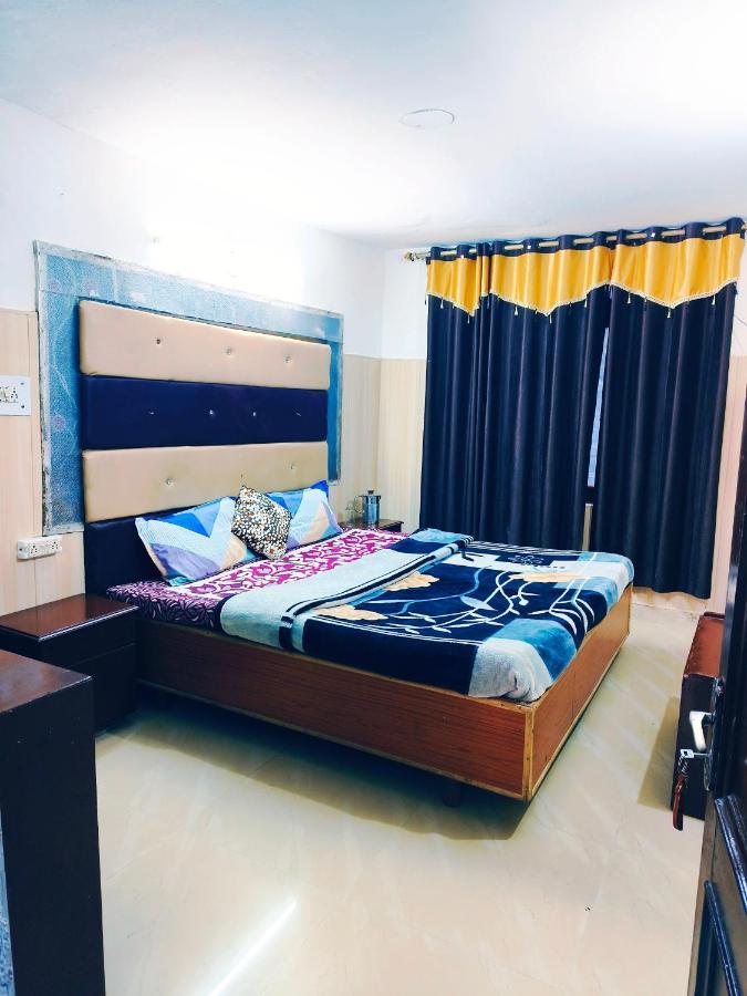 Hotel Holiday Dalhousie - Near Ghandhi Chowk Mall Road Zewnętrze zdjęcie