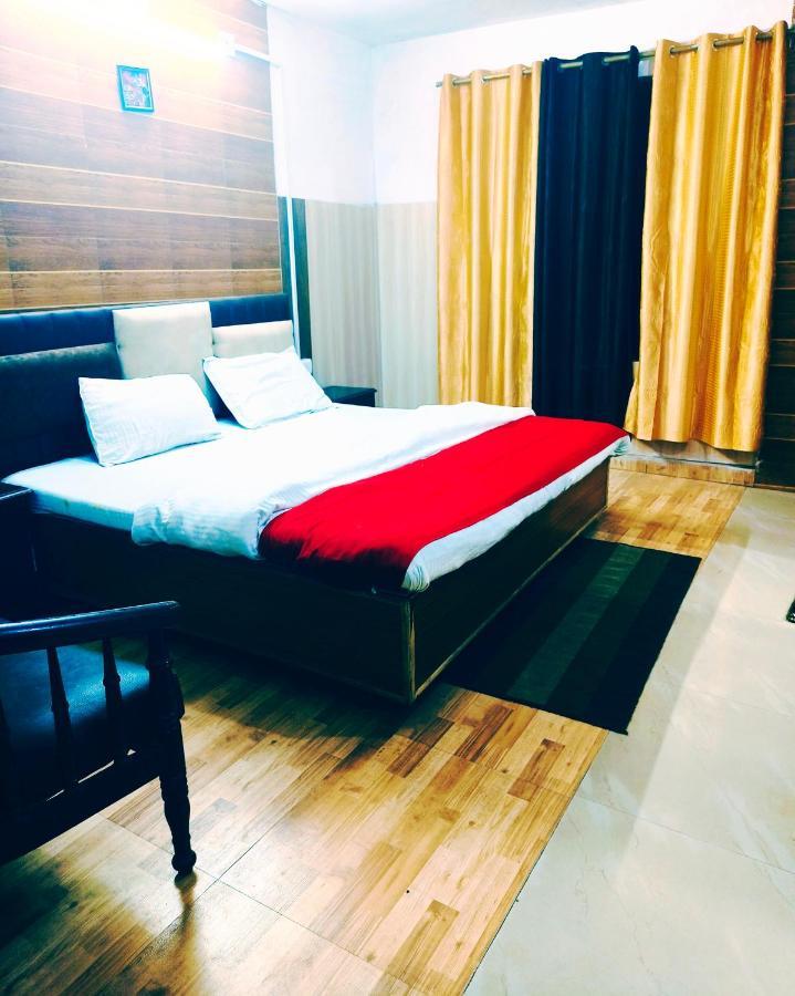 Hotel Holiday Dalhousie - Near Ghandhi Chowk Mall Road Zewnętrze zdjęcie